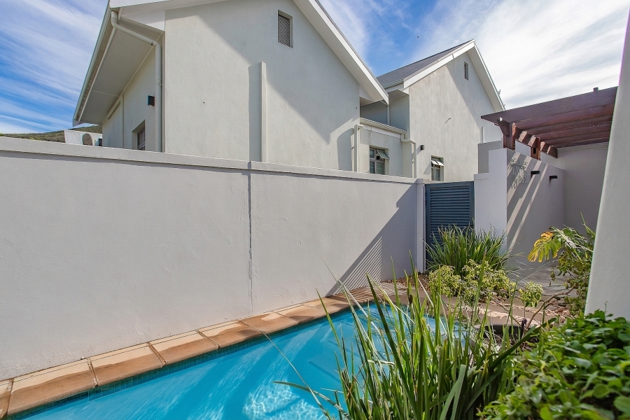 To Let 4 Bedroom Property for Rent in Vrykyk Western Cape